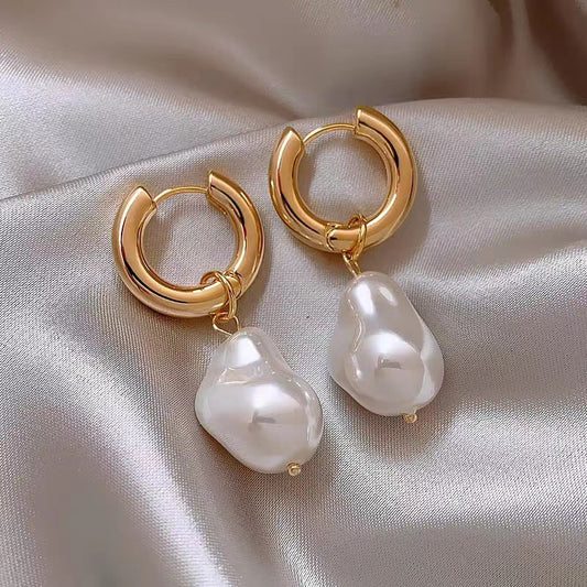Zendaya Freshwater Pearl Drop Earrings